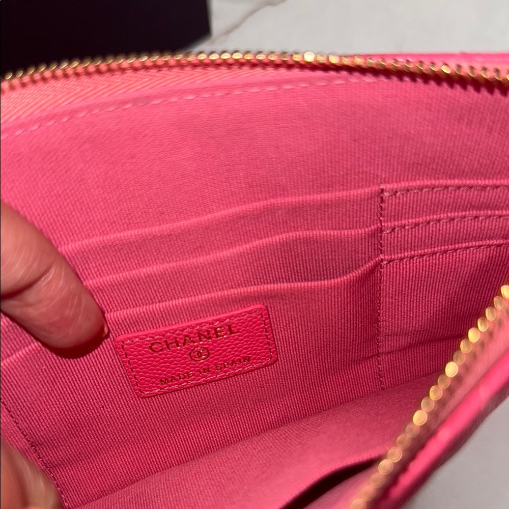 Authentic small CHANEL O Case in Pink Quilted Clutch - Picture 6 of 12